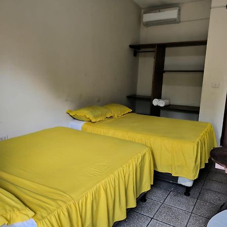 Hotel Y Restaurante Casa Jardines San Benito 外观 照片