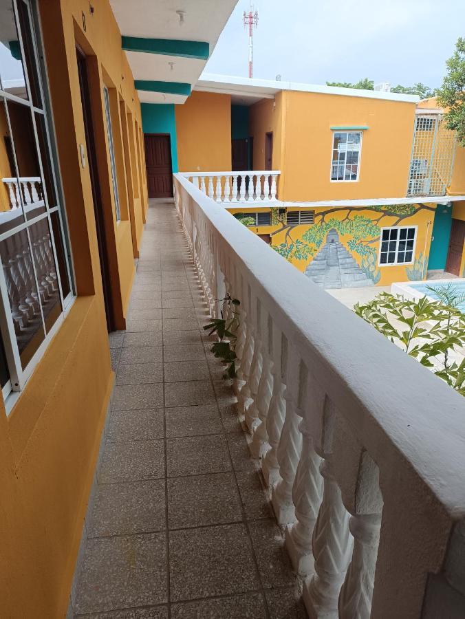 Hotel Y Restaurante Casa Jardines San Benito 外观 照片