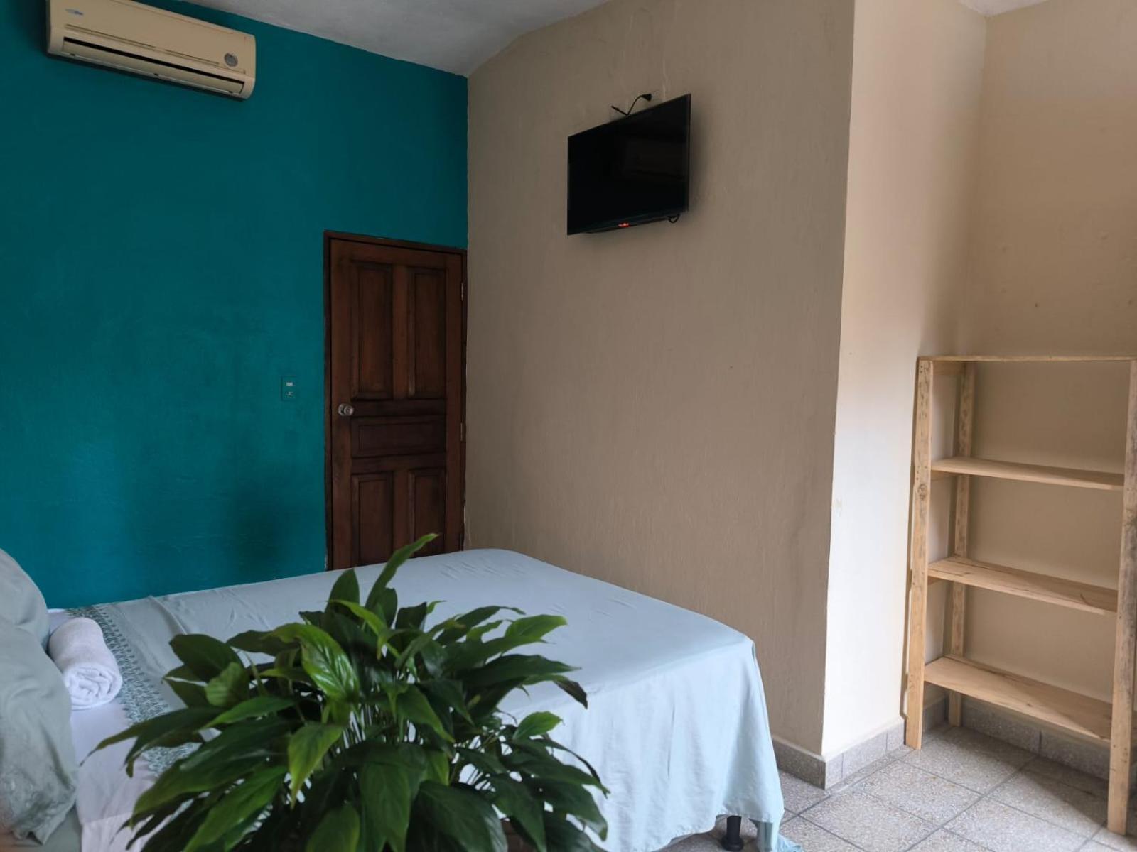 Hotel Y Restaurante Casa Jardines San Benito 外观 照片
