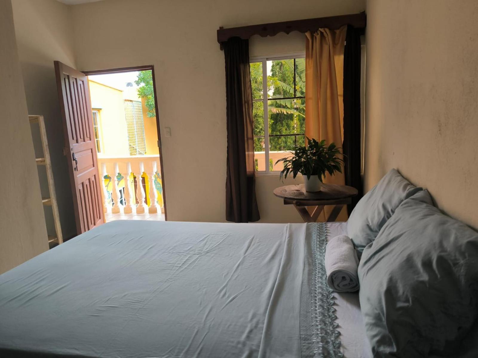 Hotel Y Restaurante Casa Jardines San Benito 外观 照片