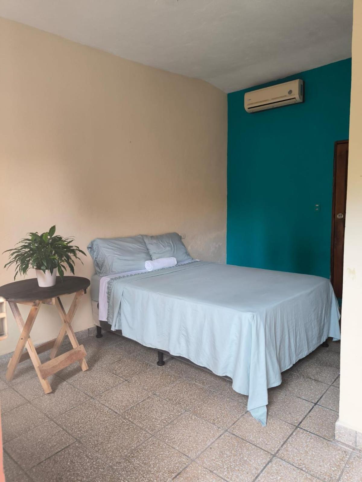 Hotel Y Restaurante Casa Jardines San Benito 外观 照片
