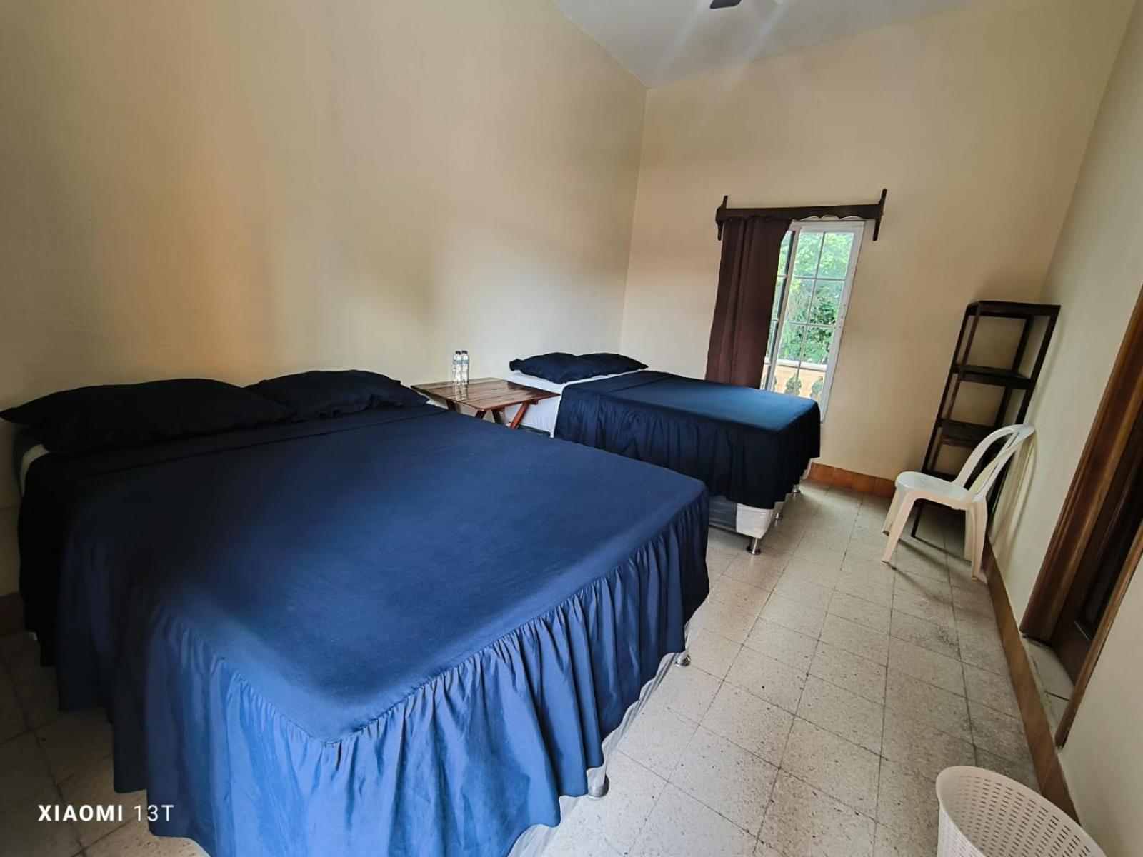 Hotel Y Restaurante Casa Jardines San Benito 外观 照片