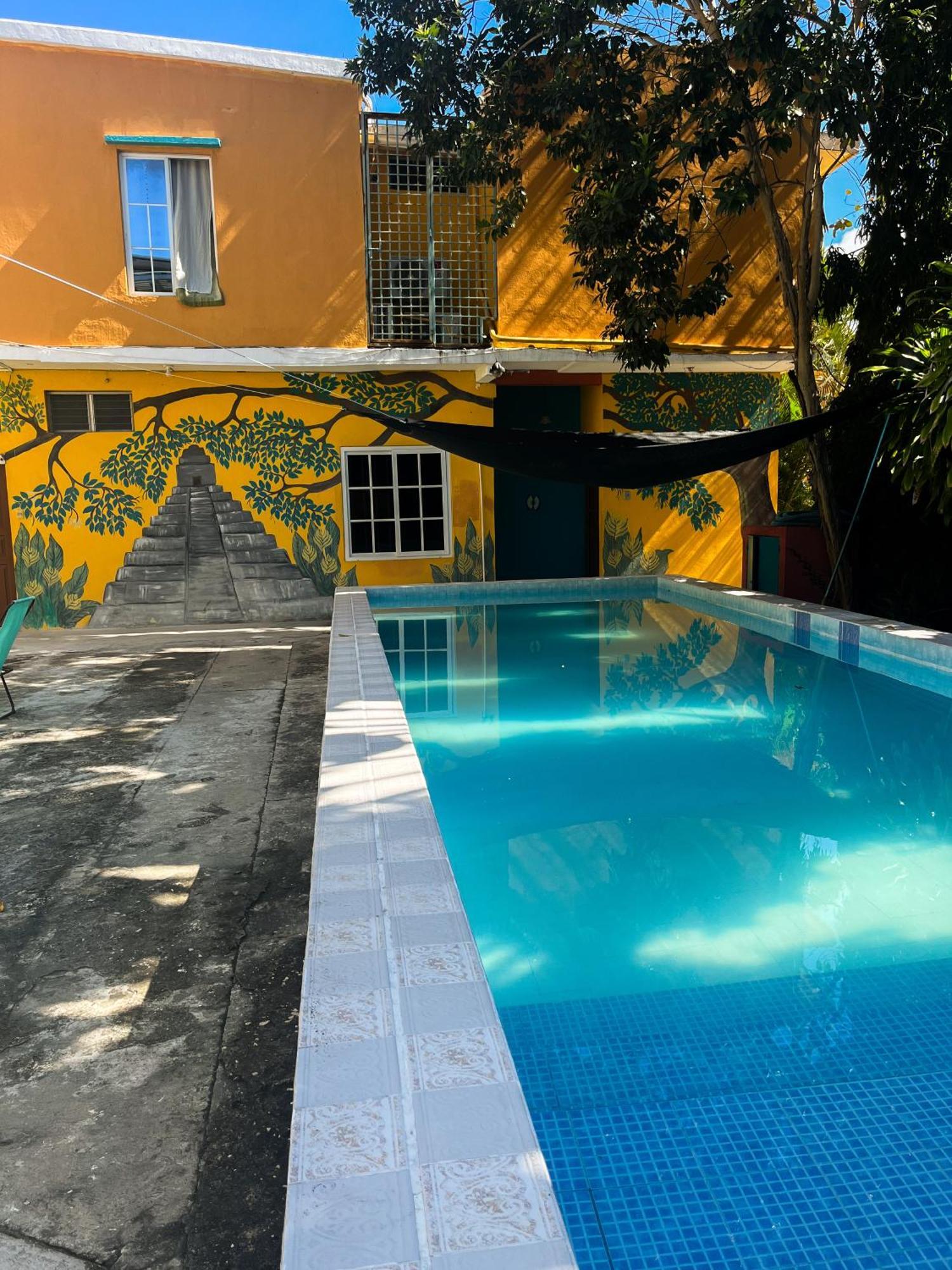 Hotel Y Restaurante Casa Jardines San Benito 外观 照片