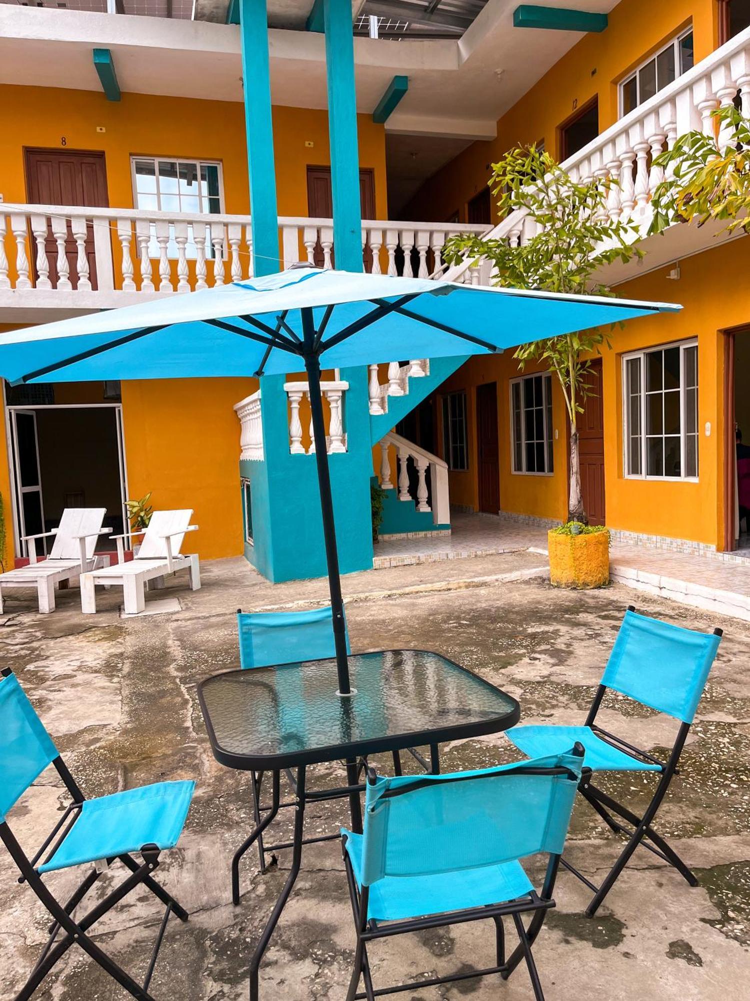 Hotel Y Restaurante Casa Jardines San Benito 外观 照片